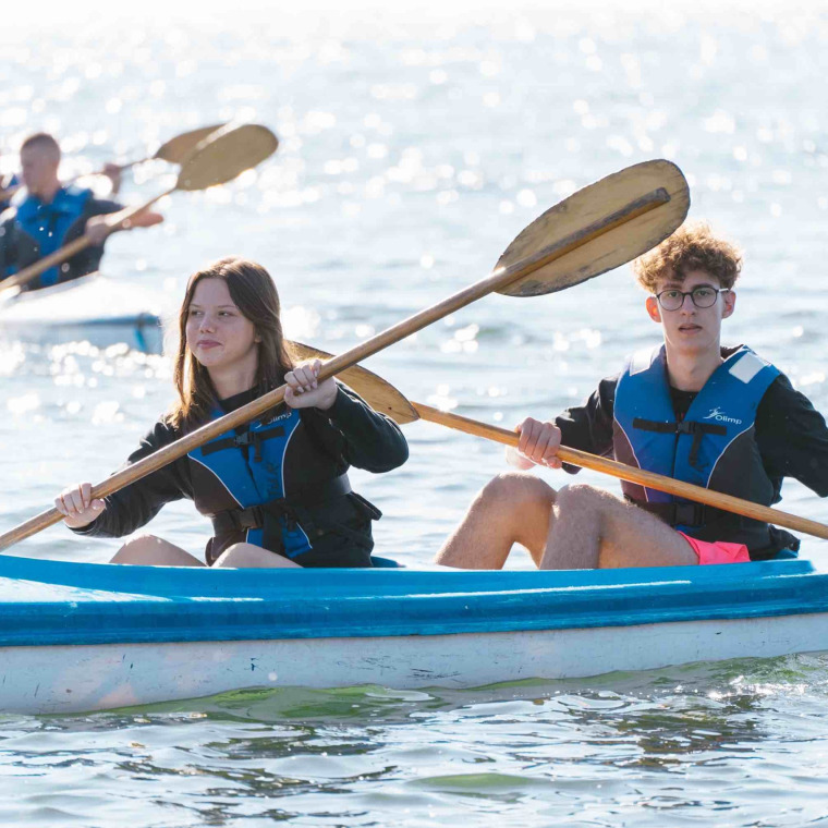 Obóz Sport&Fit lato 2023 - Czaplinek. Sprawdź ofertę obozu letniego dla dzieci i młodzieży od firmy Happy Travel ze Szczecina.